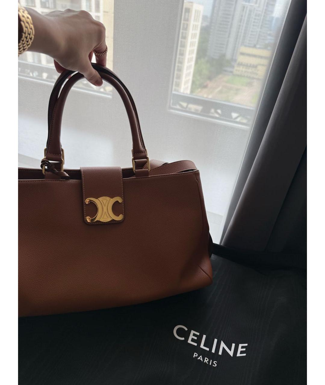 CELINE Коричневая кожаная сумка с короткими ручками, фото 2