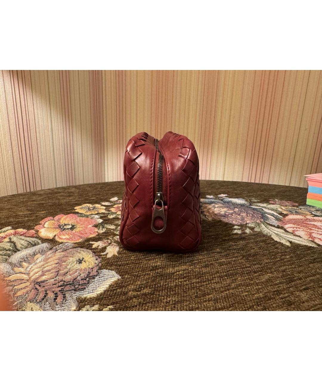 BOTTEGA VENETA Бордовая кожаная косметичка, фото 4