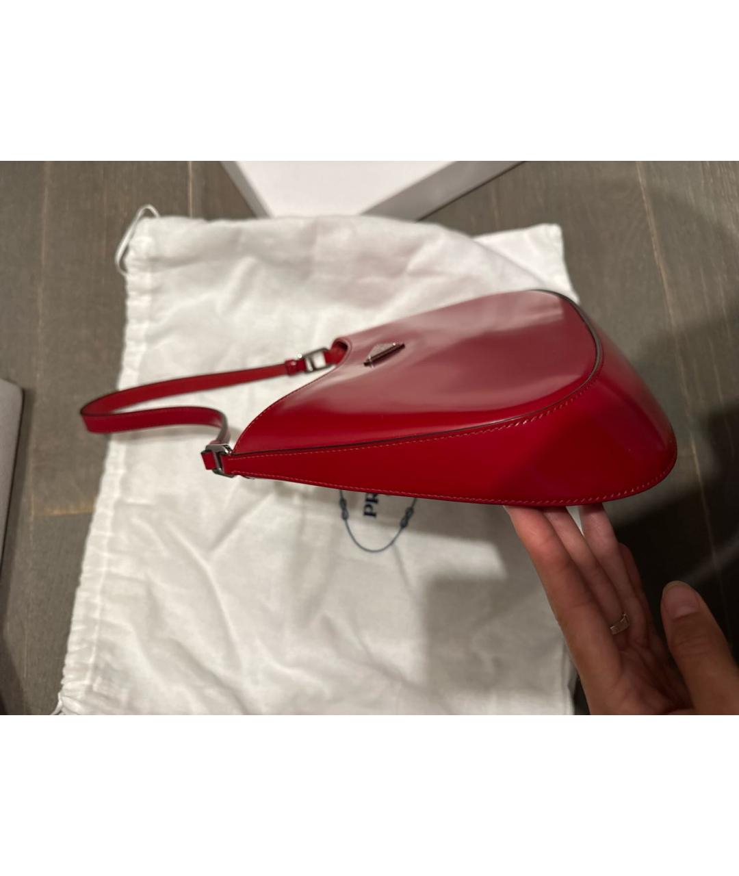 PRADA Красная сумка с короткими ручками из лакированной кожи, фото 2