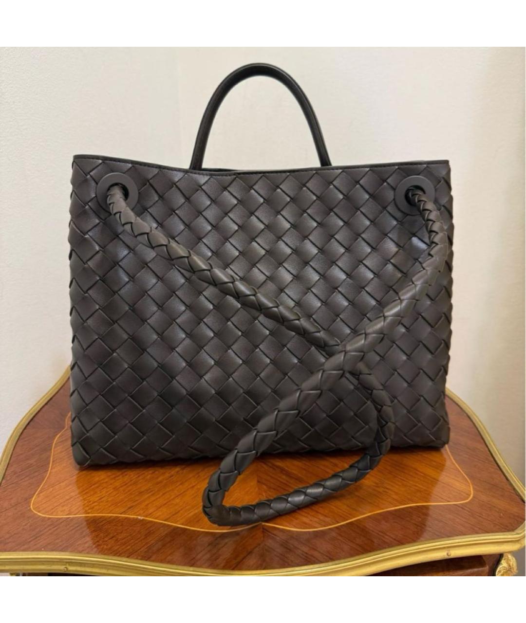 BOTTEGA VENETA Коричневая кожаная сумка с короткими ручками, фото 2