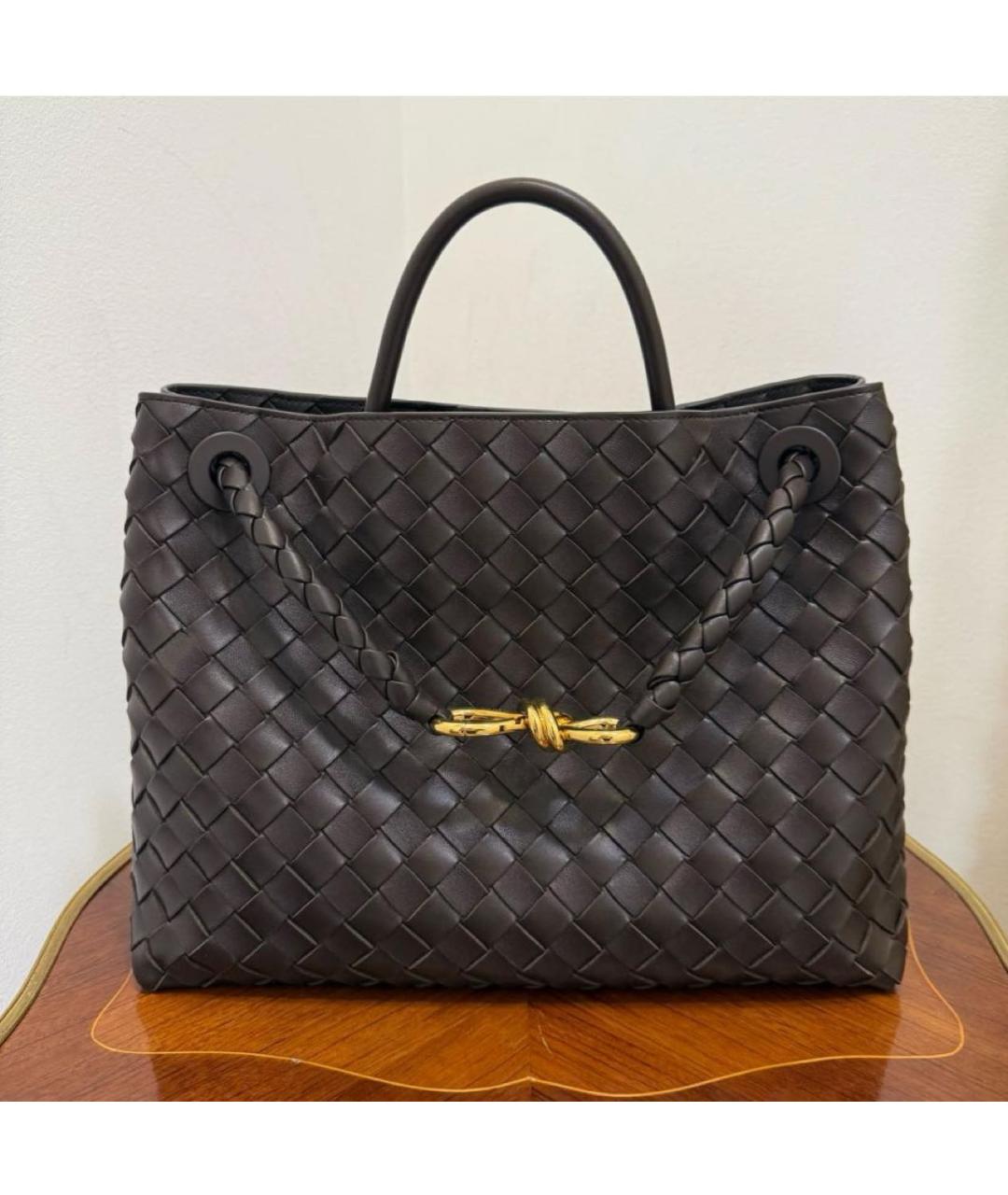 BOTTEGA VENETA Коричневая кожаная сумка с короткими ручками, фото 6