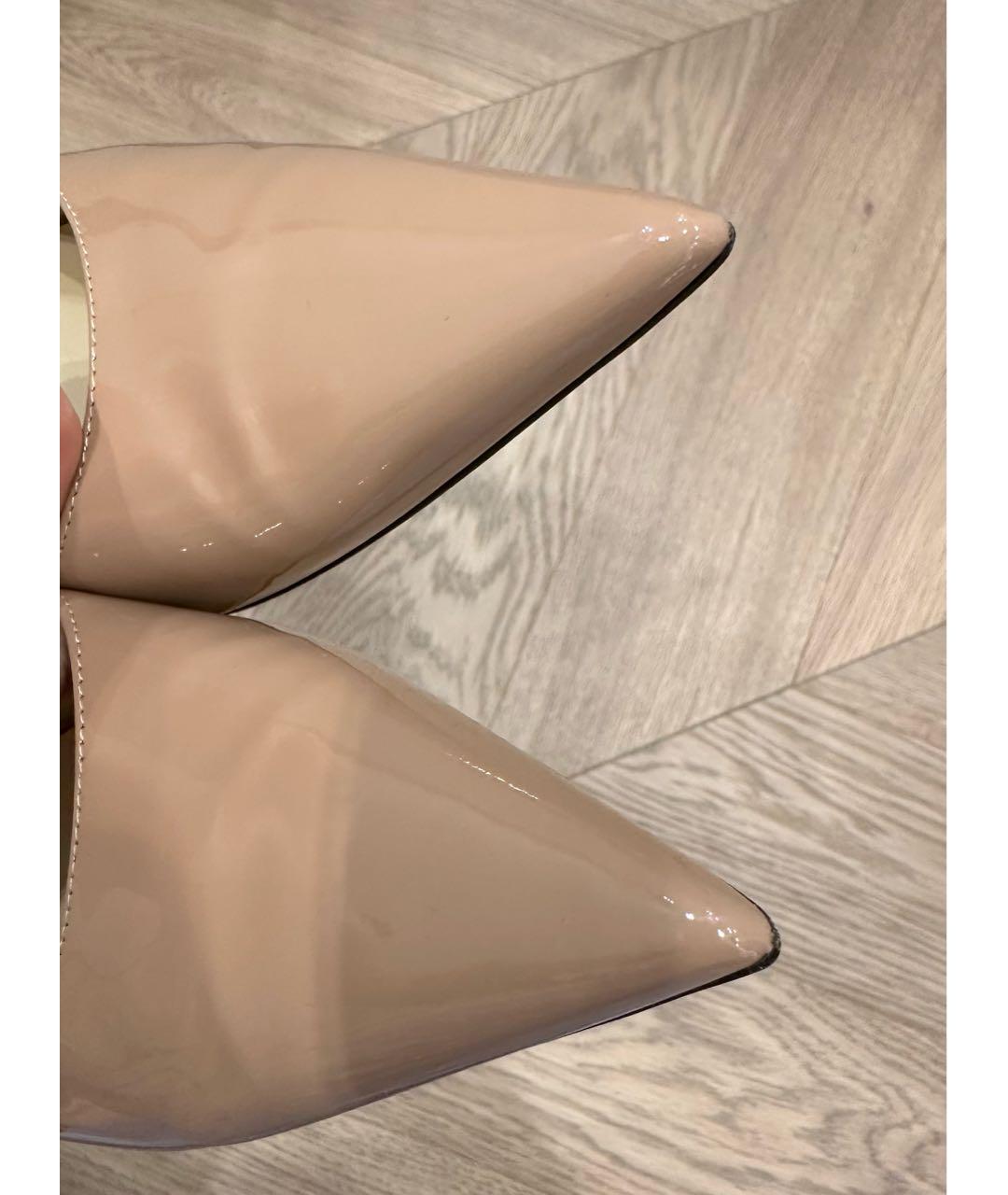 JIMMY CHOO Бежевые туфли из лакированной кожи, фото 6