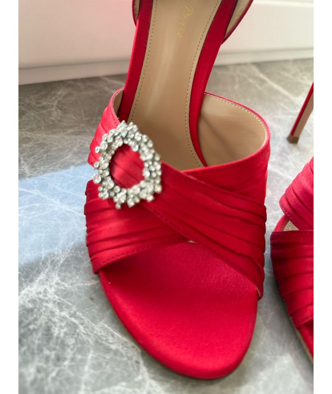 GIANVITO ROSSI Красные текстильные босоножки, фото 5