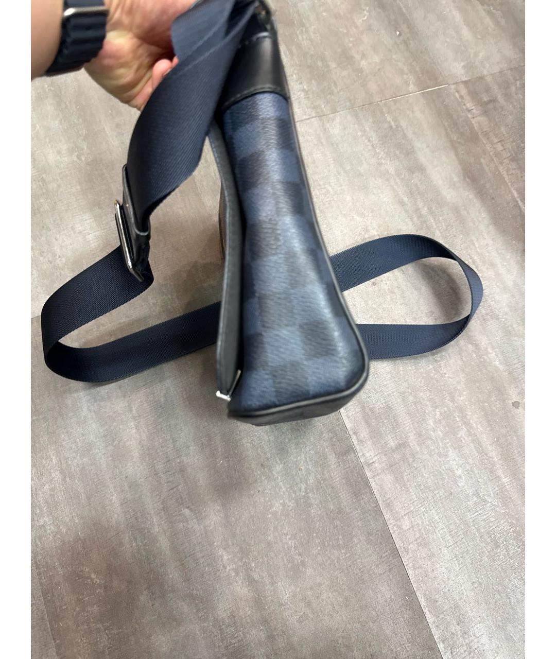 LOUIS VUITTON Темно-синяя кожаная поясная сумка, фото 3