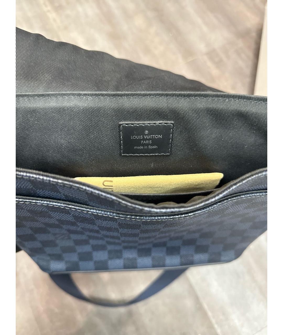 LOUIS VUITTON Темно-синяя кожаная поясная сумка, фото 5