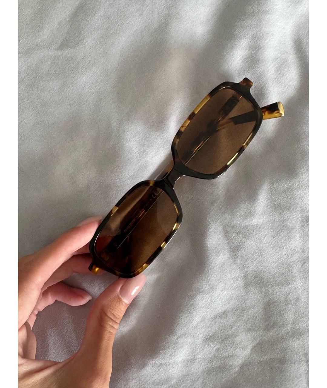 MIU MIU Коричневые пластиковые солнцезащитные очки, фото 4
