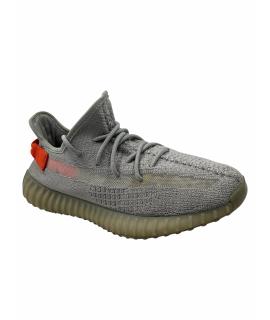 YEEZY Низкие кроссовки / кеды