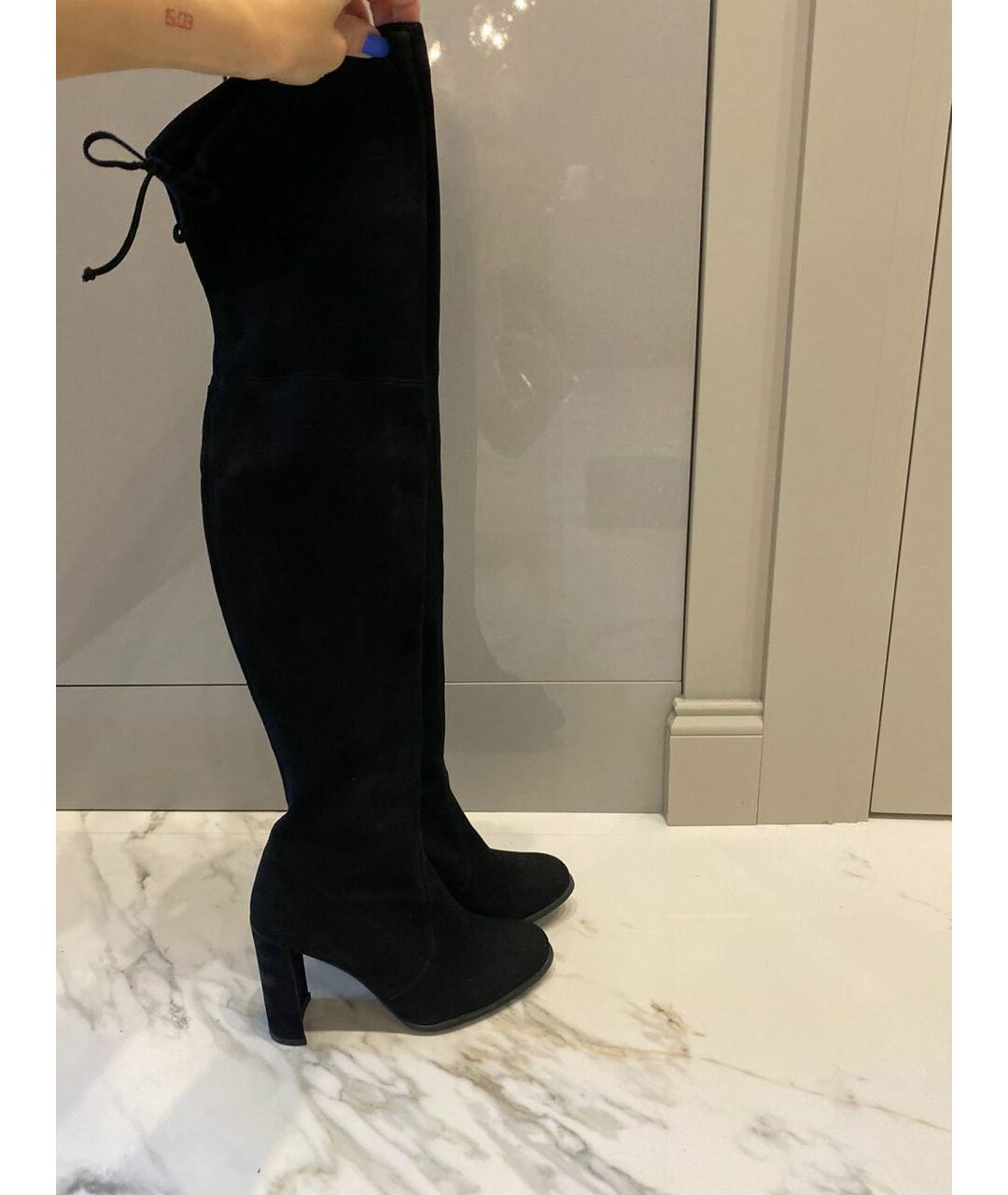 STUART WEITZMAN Черные замшевые ботфорты, фото 7