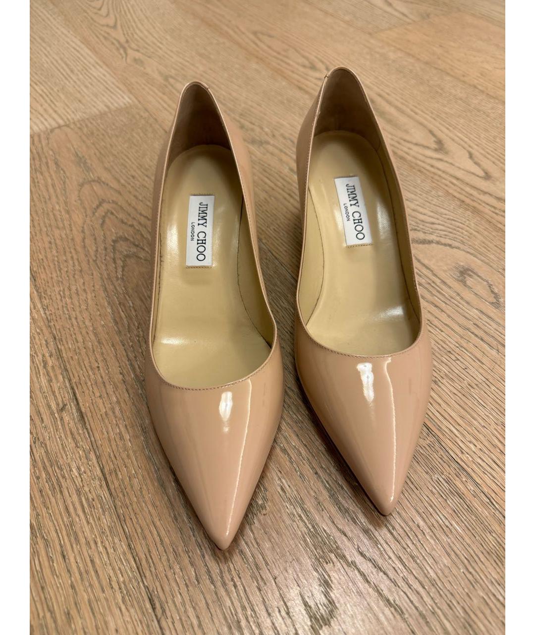JIMMY CHOO Бежевые туфли из лакированной кожи, фото 2