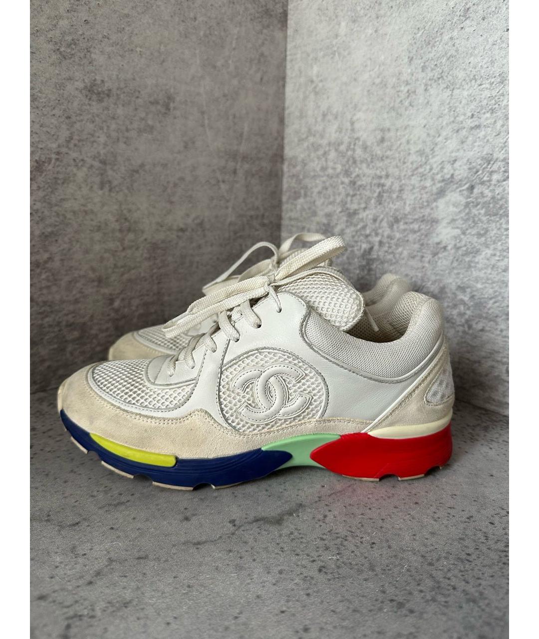 CHANEL Белые замшевые кроссовки, фото 4