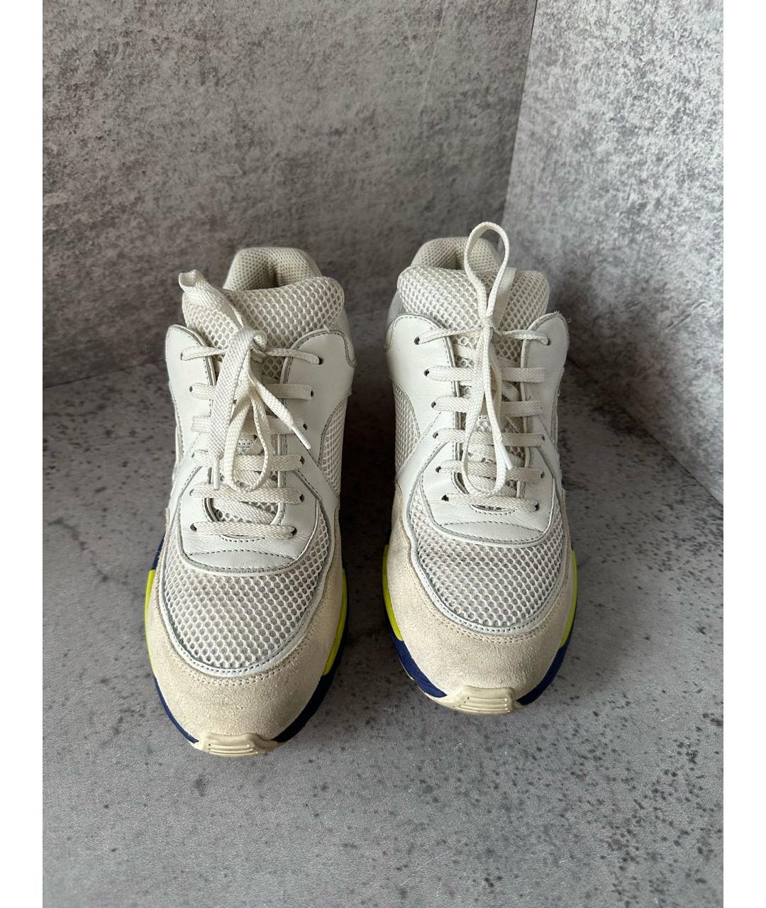 CHANEL Белые замшевые кроссовки, фото 2