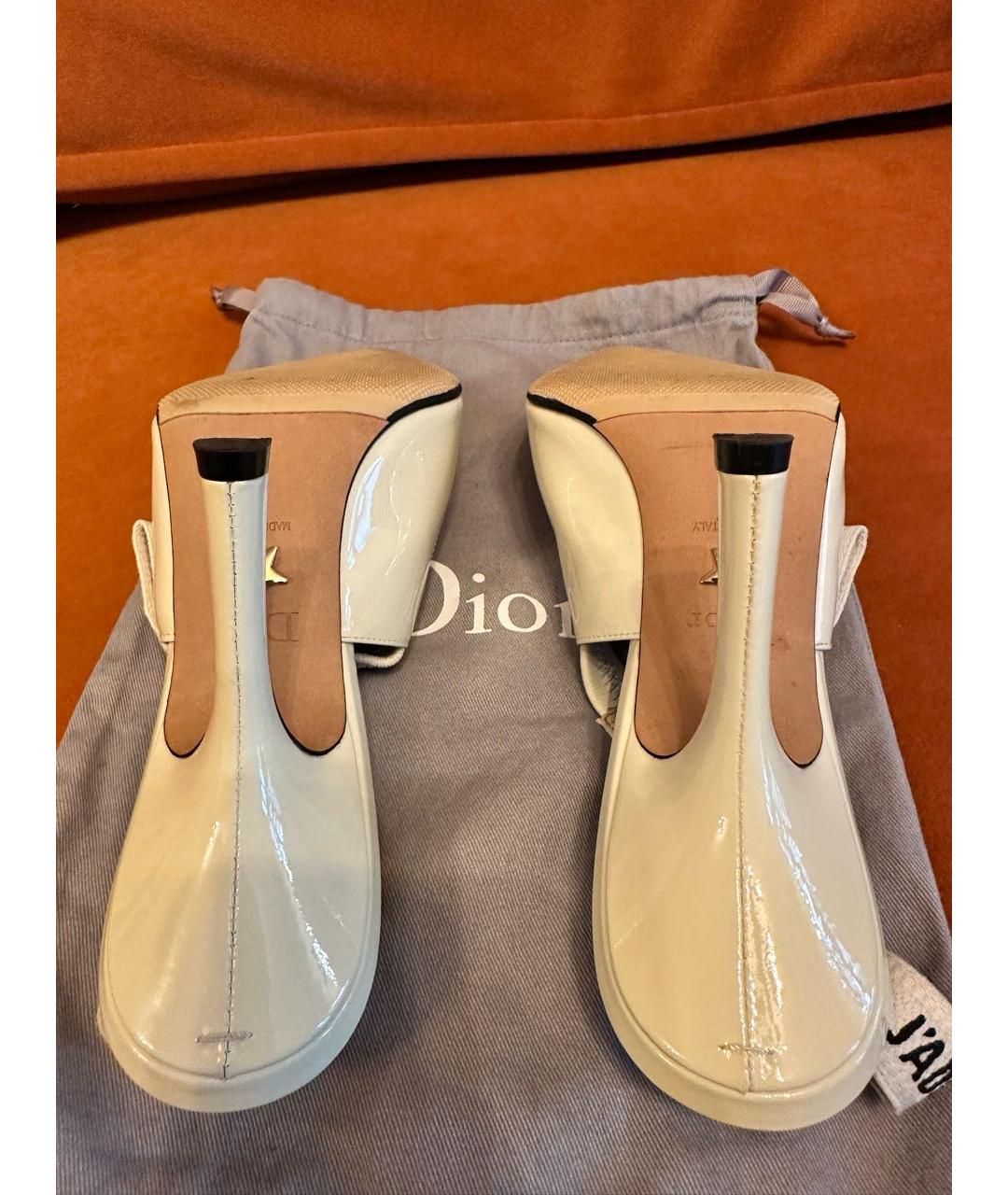 CHRISTIAN DIOR Бежевые туфли из лакированной кожи, фото 6