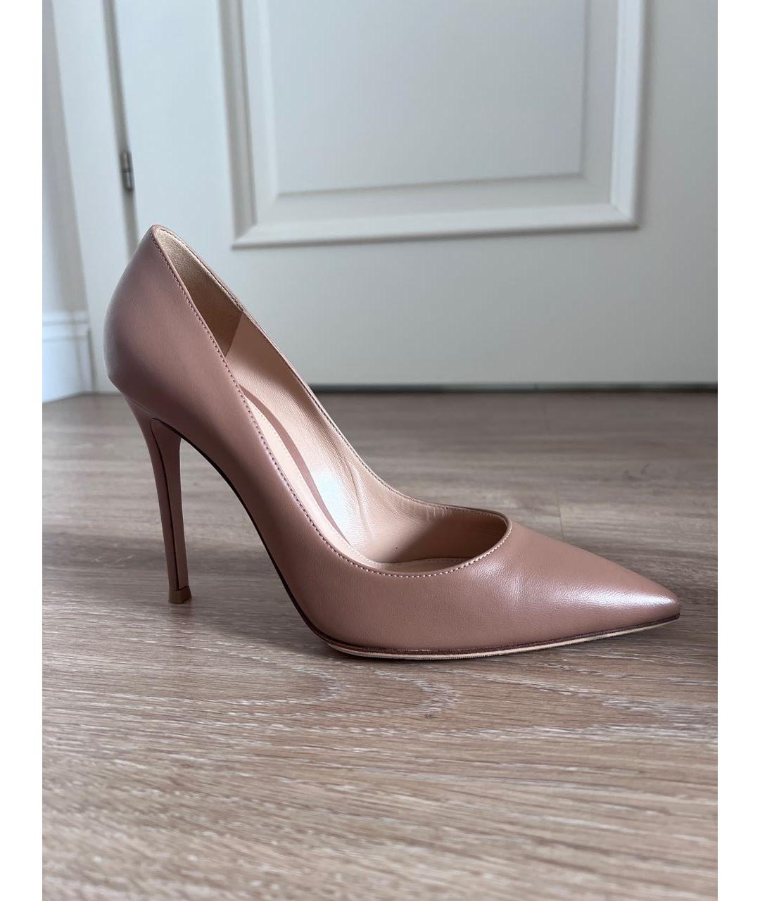 GIANVITO ROSSI Бежевые кожаные лодочки на низком каблуке, фото 7