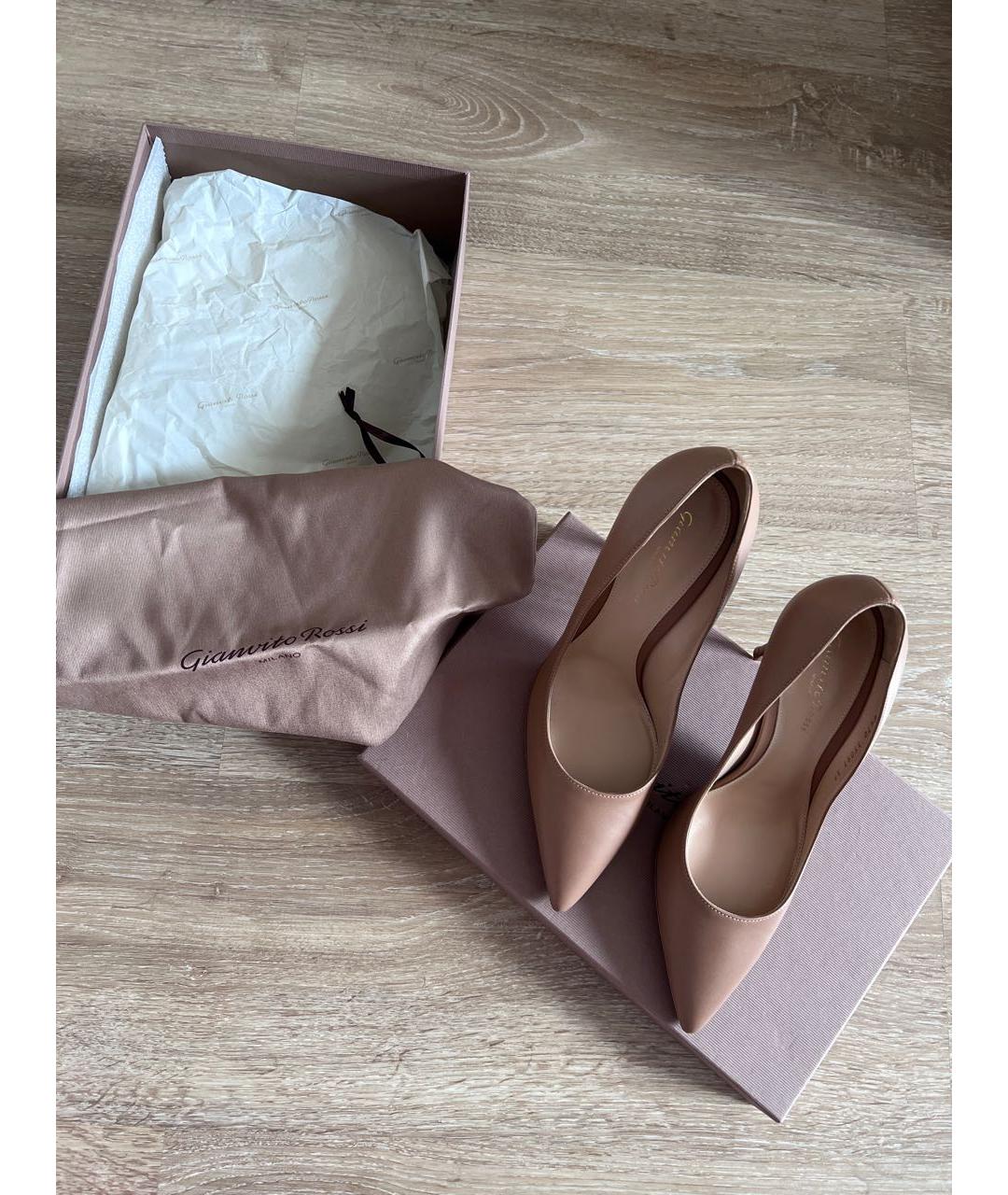 GIANVITO ROSSI Бежевые кожаные лодочки на низком каблуке, фото 6