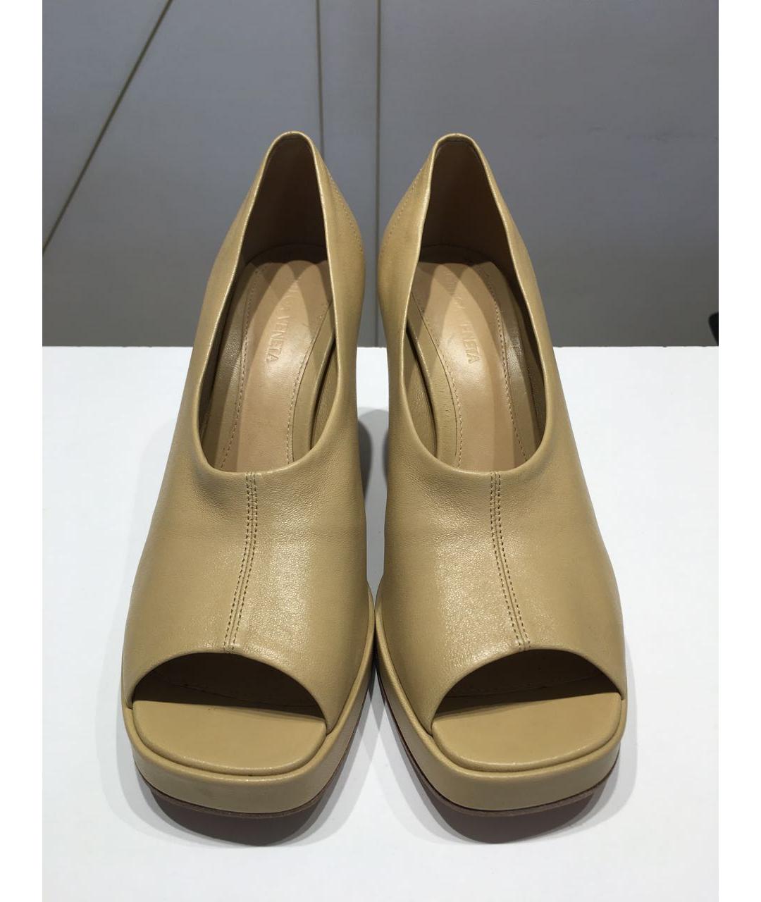 BOTTEGA VENETA Бежевые кожаные туфли, фото 2