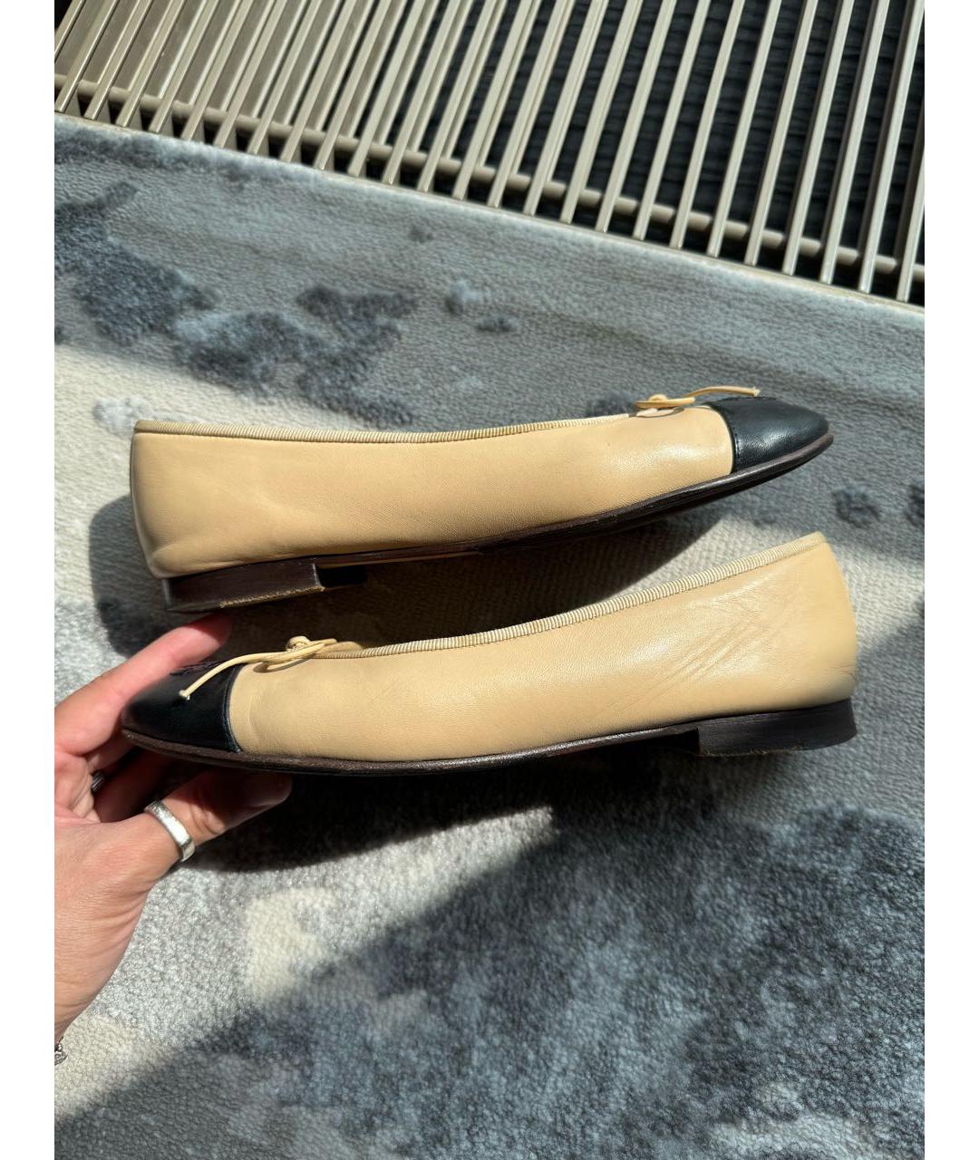 CHANEL Бежевые кожаные балетки, фото 6