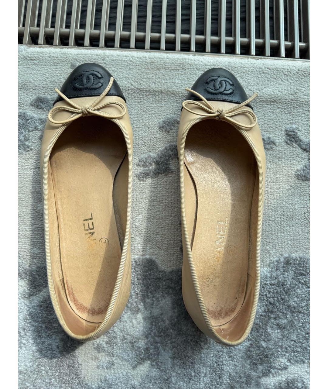 CHANEL Бежевые кожаные балетки, фото 3