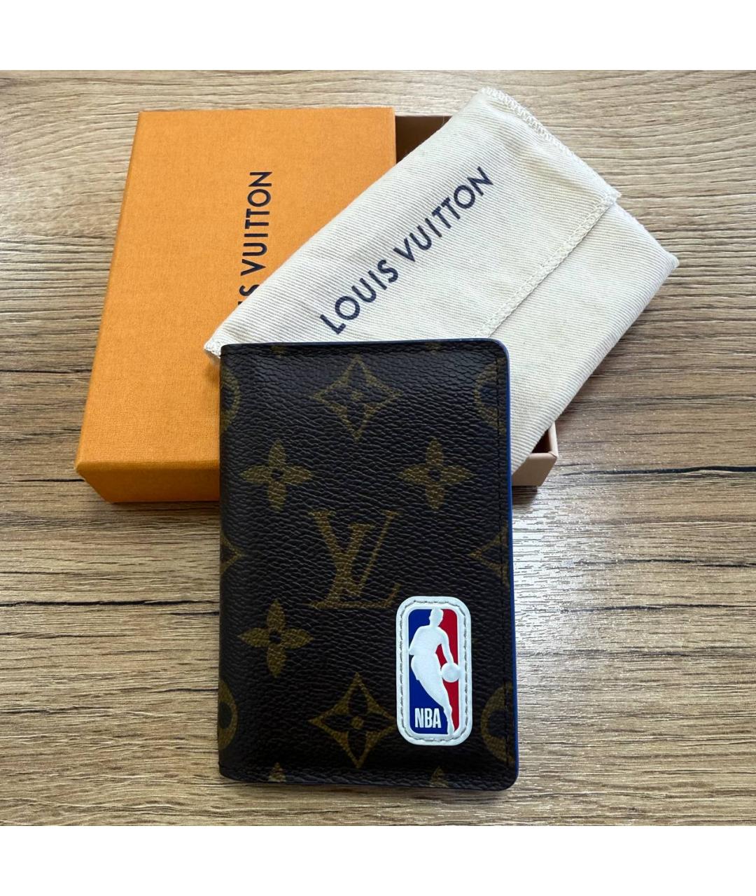 LOUIS VUITTON Кожаная визитница, фото 5