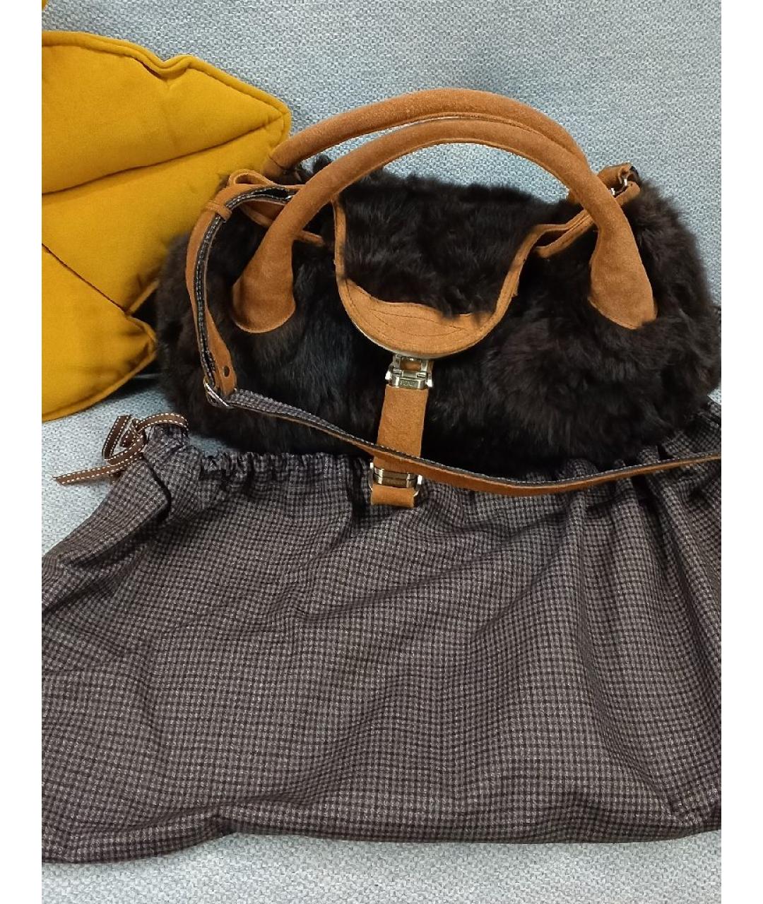 FENDI Коричневая меховая сумка с короткими ручками, фото 4