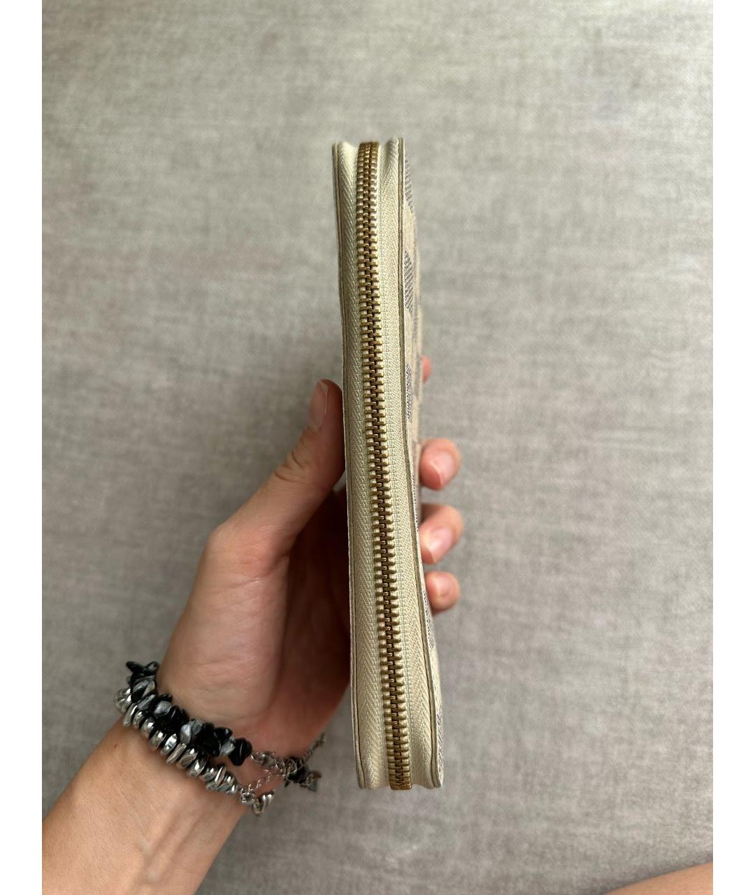 LOUIS VUITTON Бежевый кожаный кошелек, фото 2