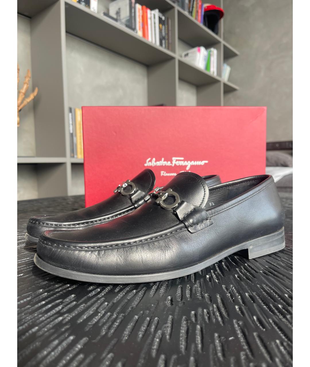 FERRAGAMO Черные кожаные лоферы, фото 3