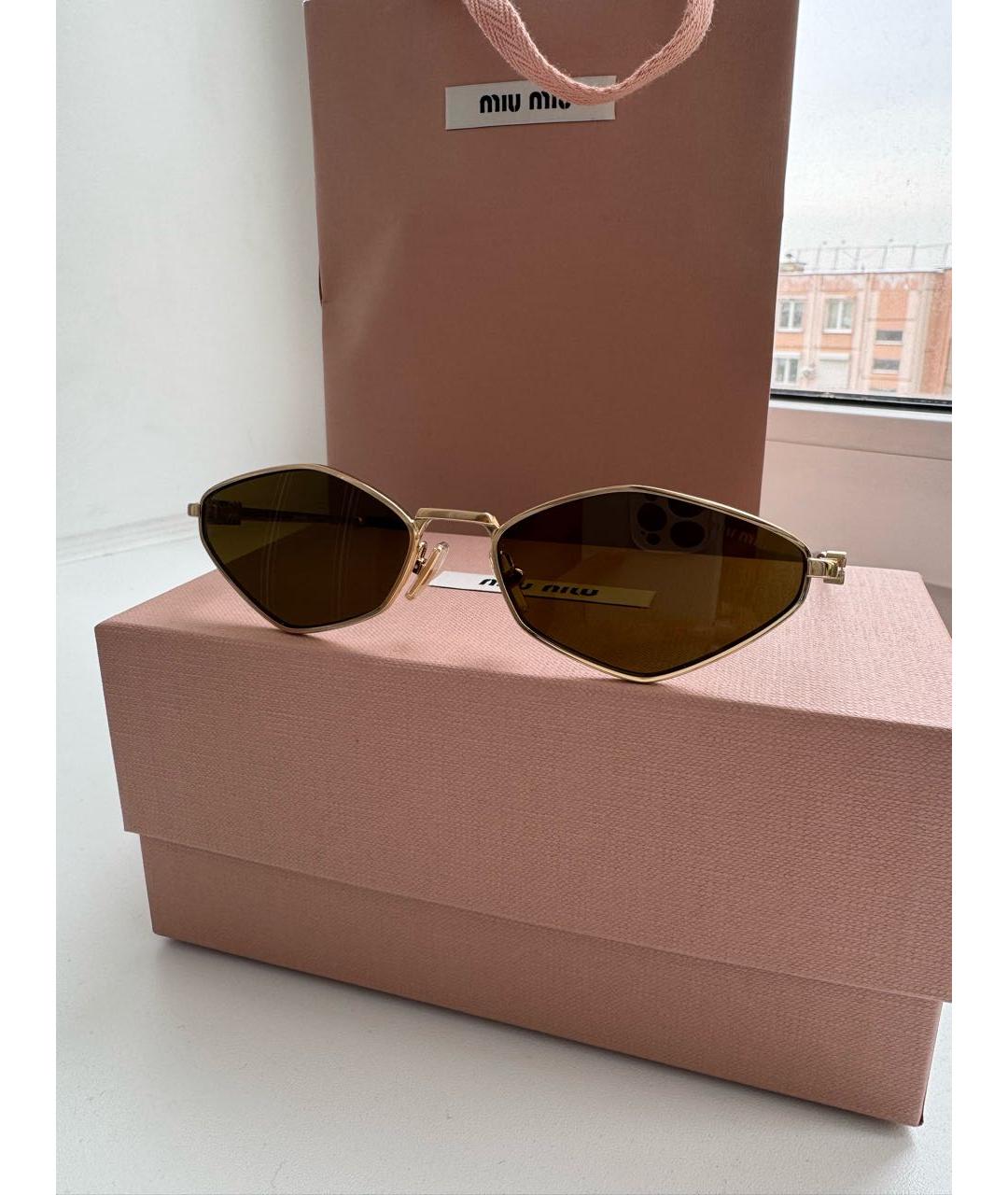 MIU MIU Коричневые металлические солнцезащитные очки, фото 3