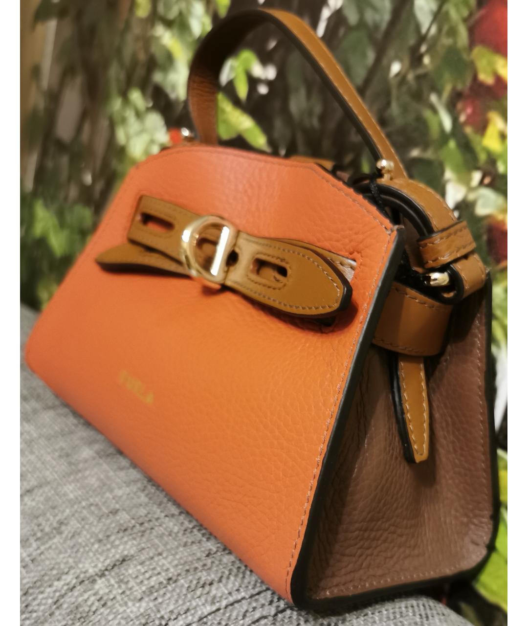FURLA Оранжевая кожаная сумка с короткими ручками, фото 2