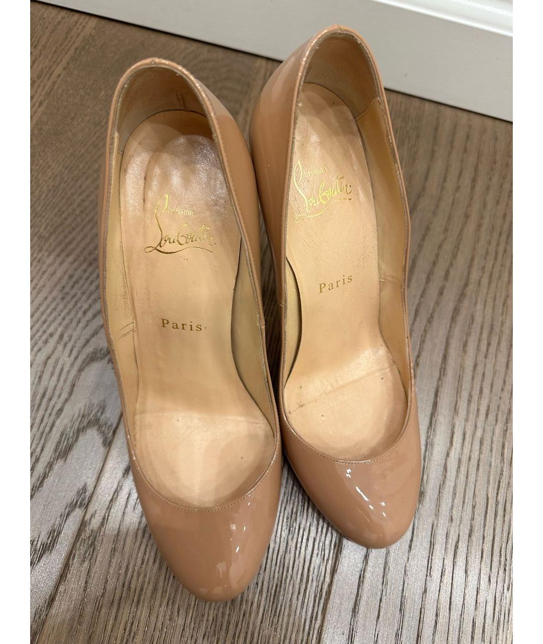 CHRISTIAN LOUBOUTIN Бежевые туфли из лакированной кожи, фото 3