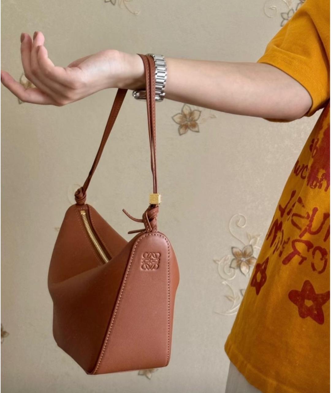LOEWE Коричневая сумка через плечо из лакированной кожи, фото 3