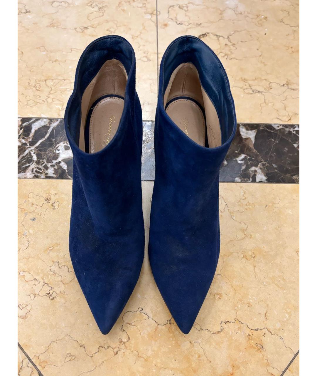 GIANVITO ROSSI Синие бархатные ботильоны, фото 2