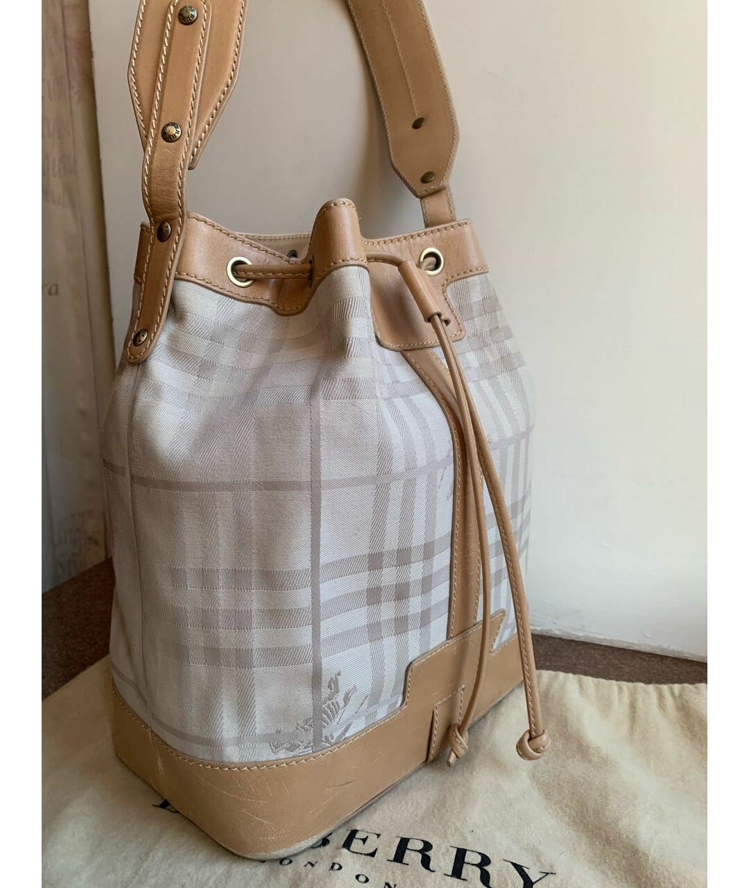 BURBERRY Бежевая кожаная сумка тоут, фото 2