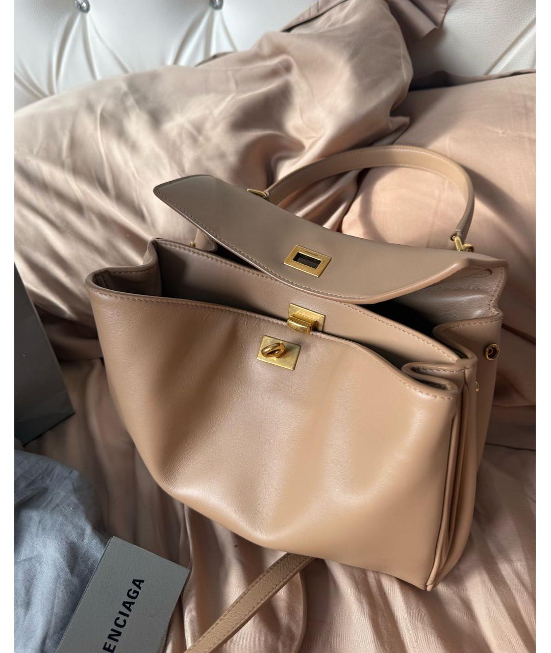 BALENCIAGA Бежевая кожаная сумка с короткими ручками, фото 3