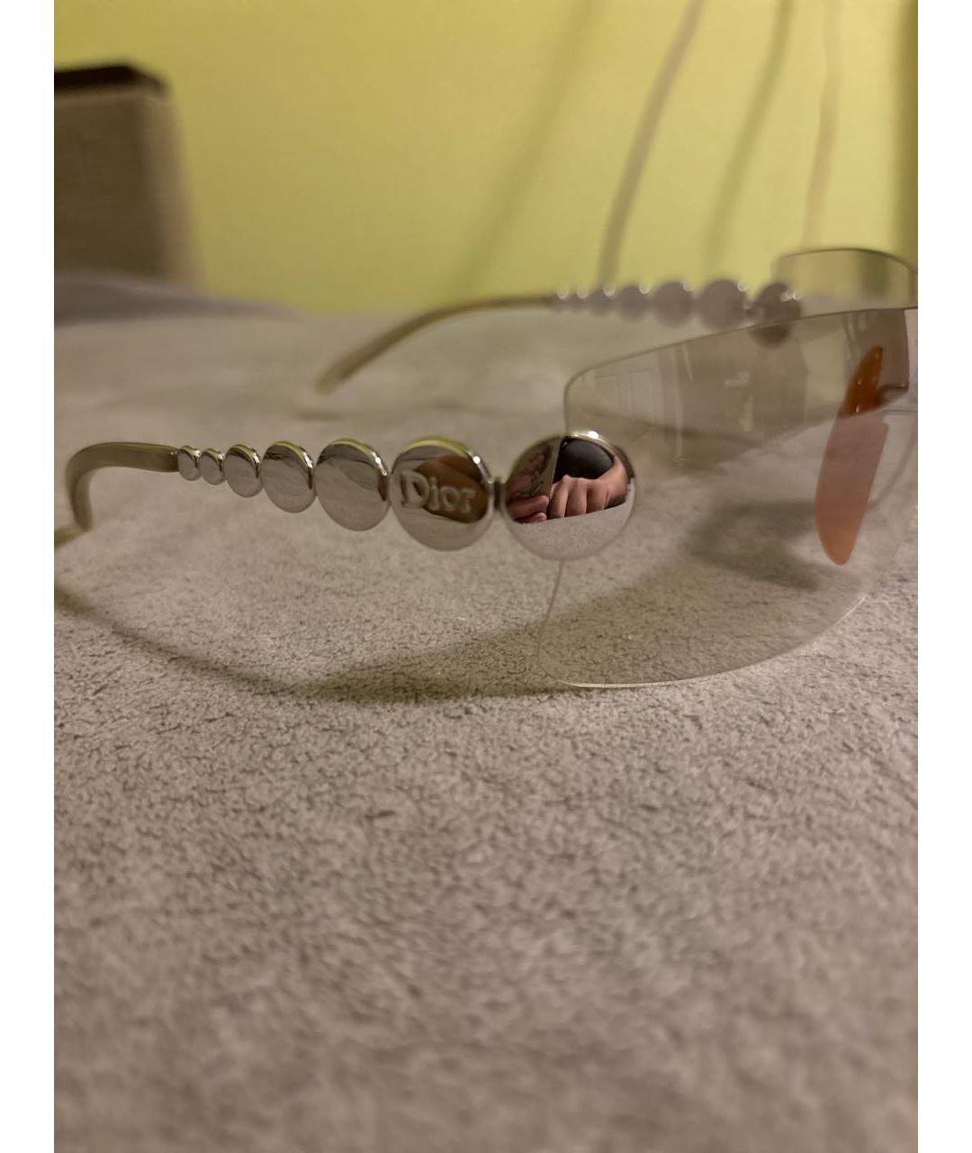 CHRISTIAN DIOR Серебряные пластиковые солнцезащитные очки, фото 3