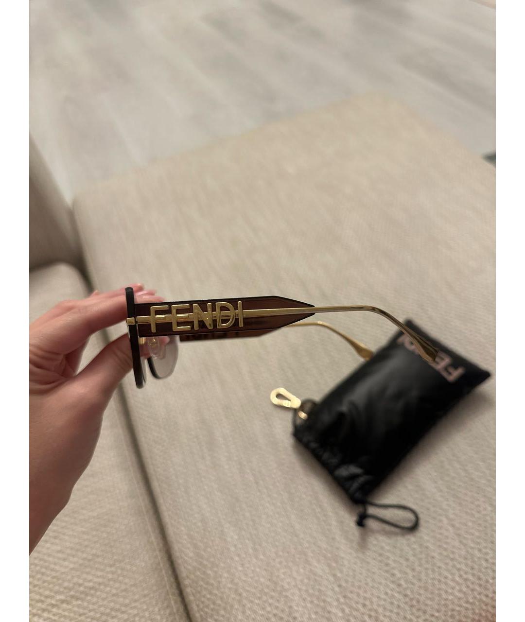 FENDI Бежевые пластиковые солнцезащитные очки, фото 7