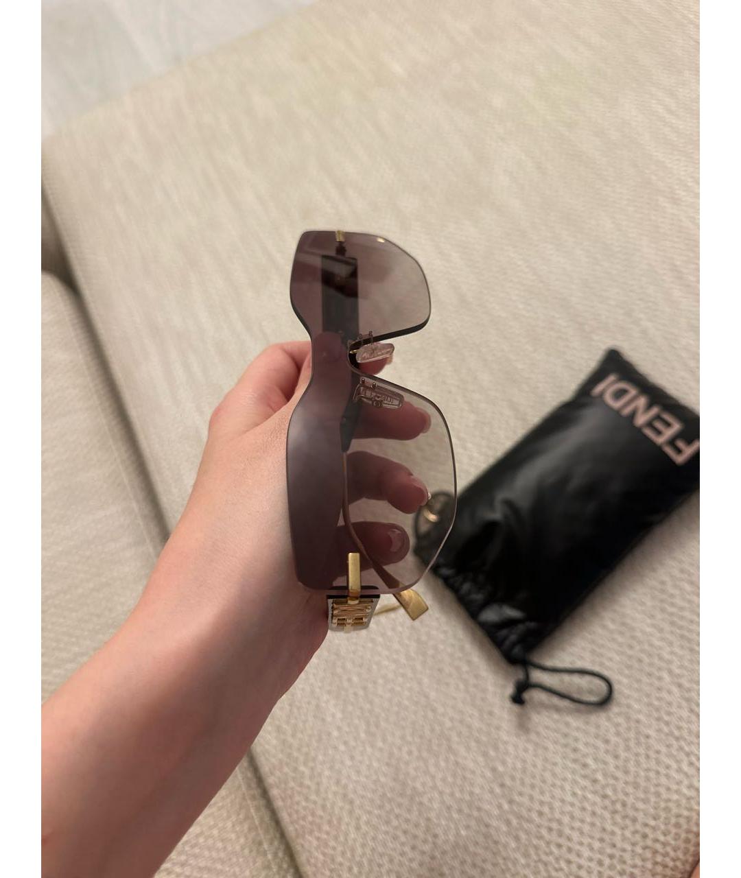 FENDI Бежевые пластиковые солнцезащитные очки, фото 6