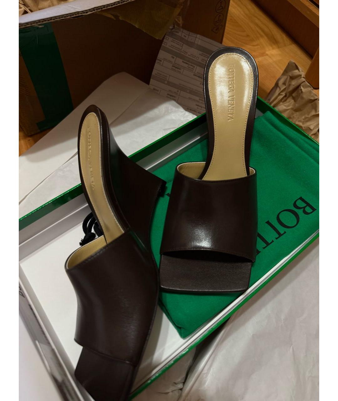 BOTTEGA VENETA Коричневые кожаные мюли, фото 3