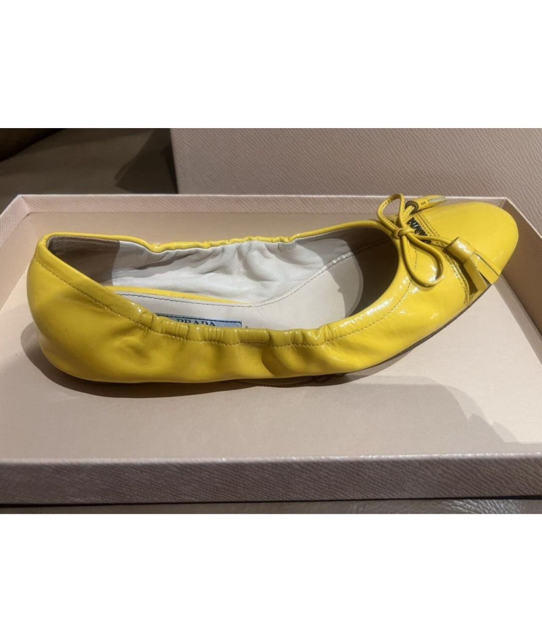 PRADA Желтые балетки из лакированной кожи, фото 6