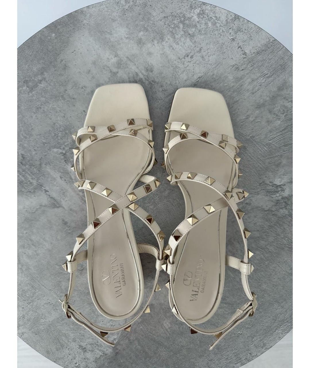 VALENTINO Белые кожаные босоножки, фото 3