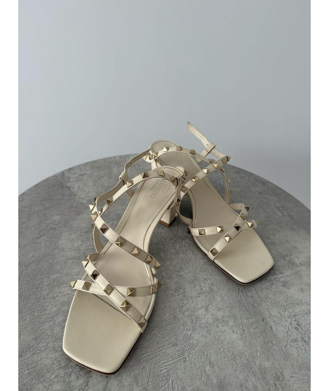 VALENTINO Белые кожаные босоножки, фото 6