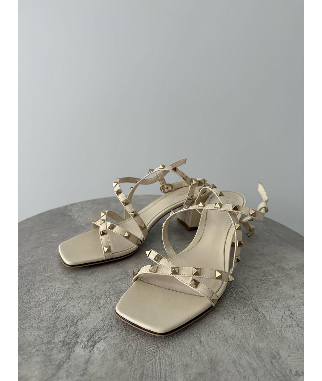 VALENTINO Белые кожаные босоножки, фото 5