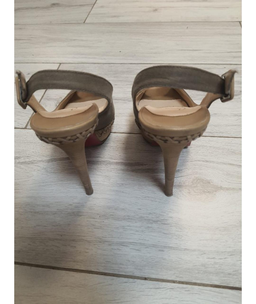 CHRISTIAN LOUBOUTIN Бежевые босоножки, фото 4
