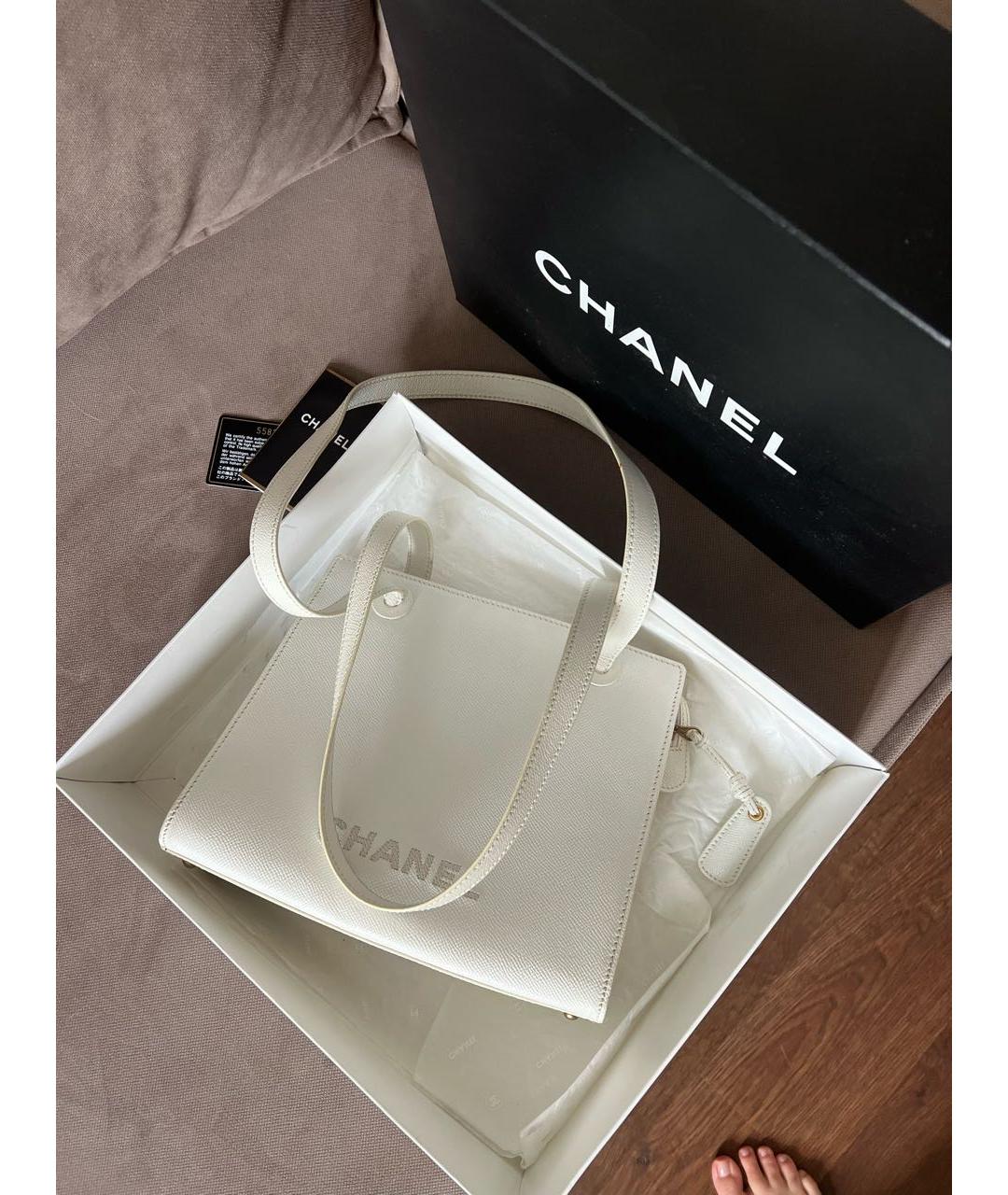 CHANEL Белая кожаная сумка тоут, фото 2