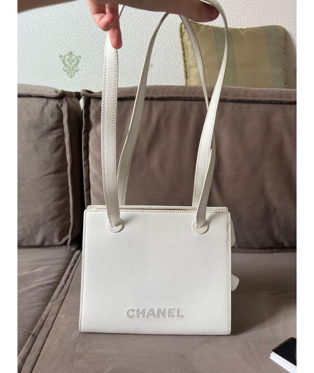 CHANEL Белая кожаная сумка тоут, фото 5
