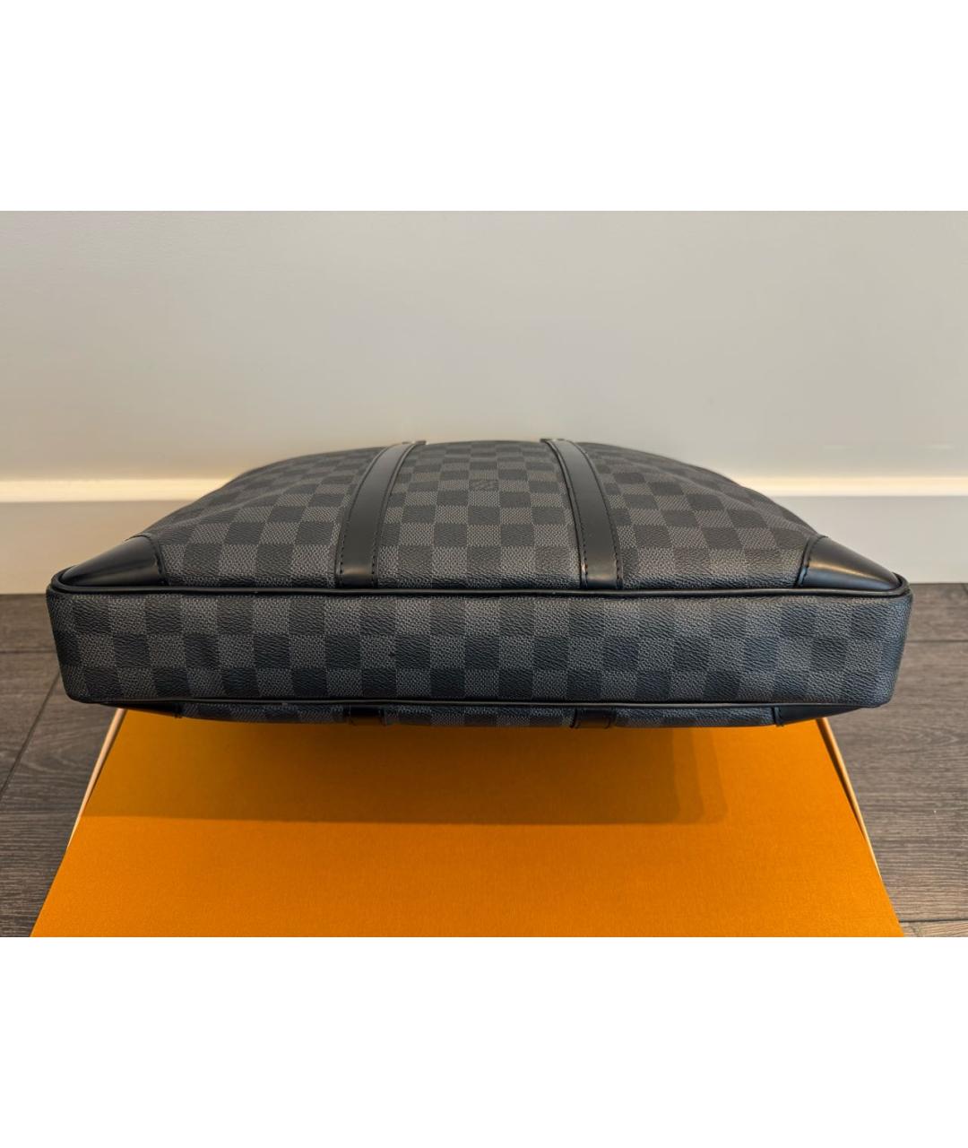 LOUIS VUITTON Антрацитовый портфель, фото 3