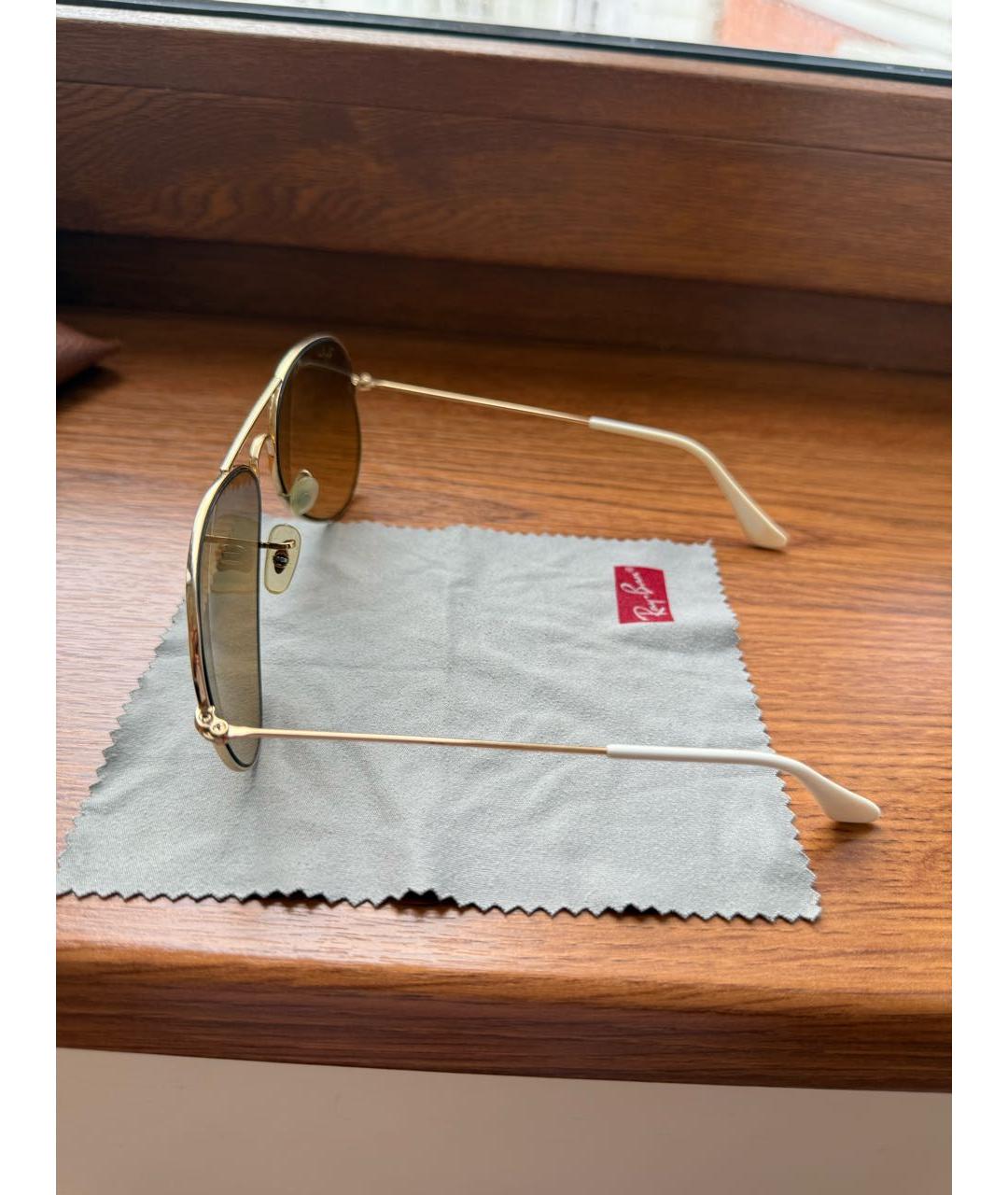 RAY BAN Коричневые металлические солнцезащитные очки, фото 2