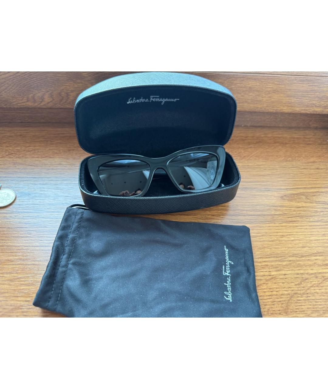 FERRAGAMO Черные пластиковые солнцезащитные очки, фото 4