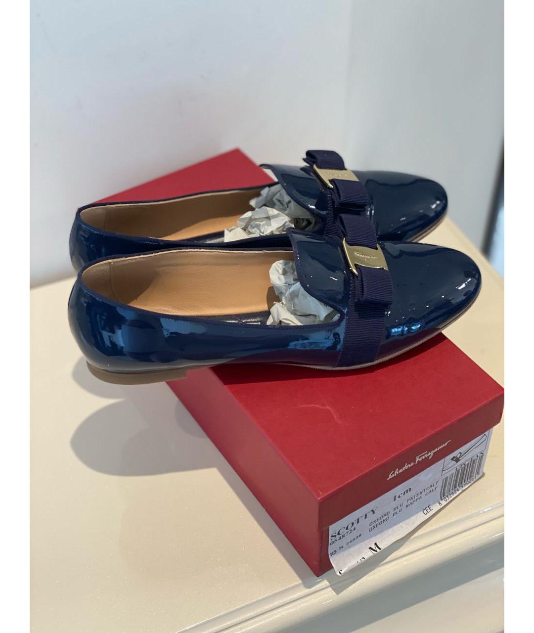 FERRAGAMO Темно-синие лоферы из лакированной кожи, фото 6