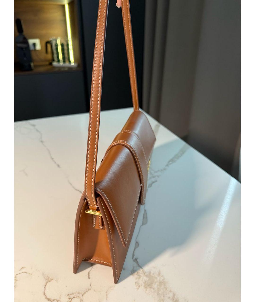 JACQUEMUS Коричневая кожаная сумка с короткими ручками, фото 3