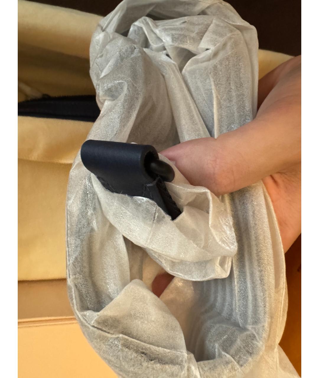 LOUIS VUITTON Темно-синяя кожаная сумка на плечо, фото 6