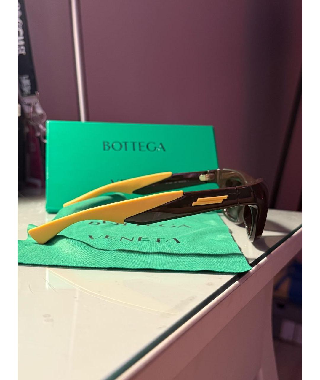 BOTTEGA VENETA Коричневые пластиковые солнцезащитные очки, фото 2